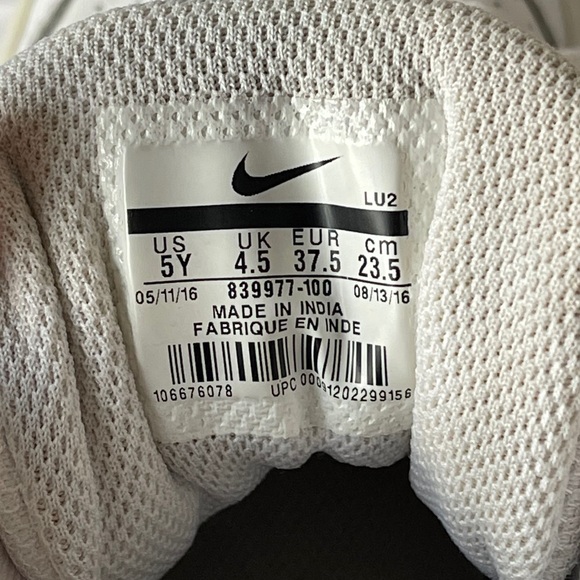 Vintage Nike sneakers! - Picture 3 of 4